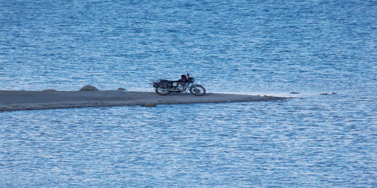 Pangong Tso (Pangong Lake) Leh