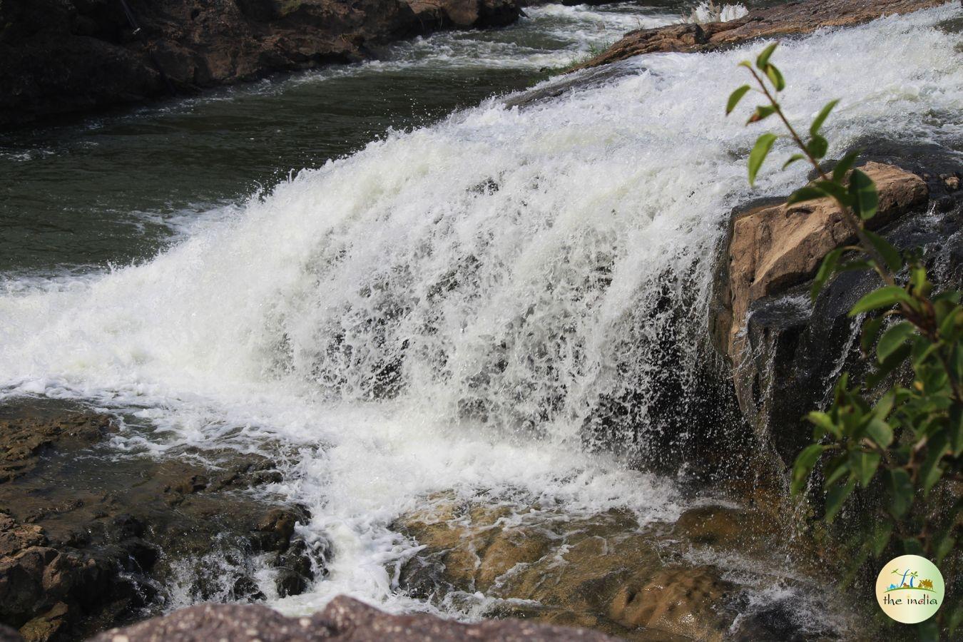 Zanzari Waterfall Dehgam