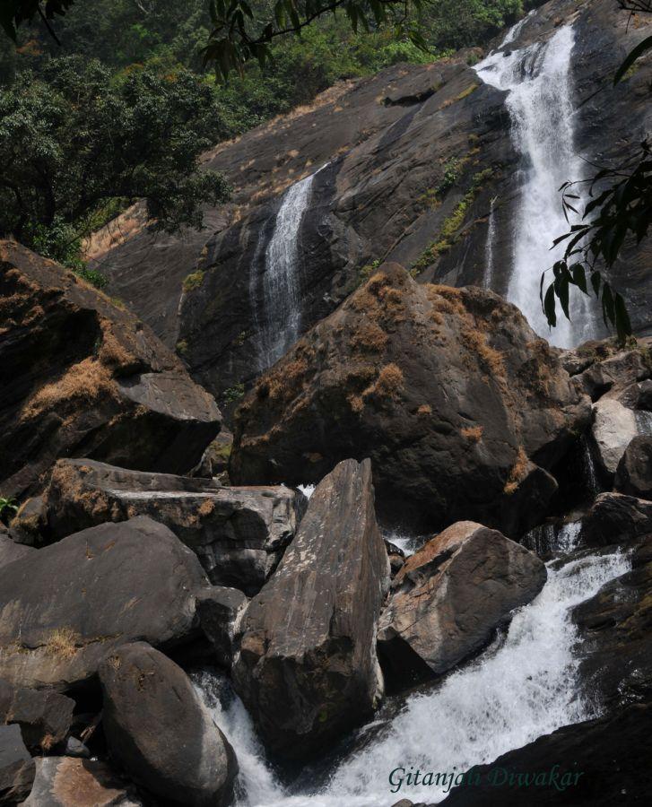 Keezharkuthu Waterfalls Thodupuzha